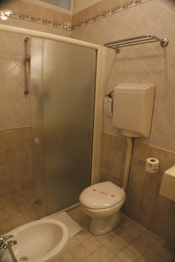 בלריה-איגאה מרינה Hotel Adria מראה חיצוני תמונה